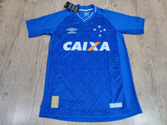 Camisa Cruzeiro Umbro 2017 modelo torcedor na etiqueta