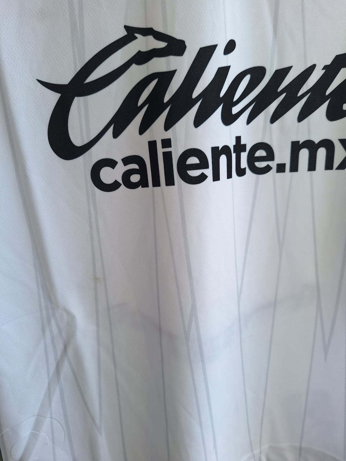 Camisa Charly Fútbol de Gallos de Querétaro 2020-21 (pequenos defeitos)