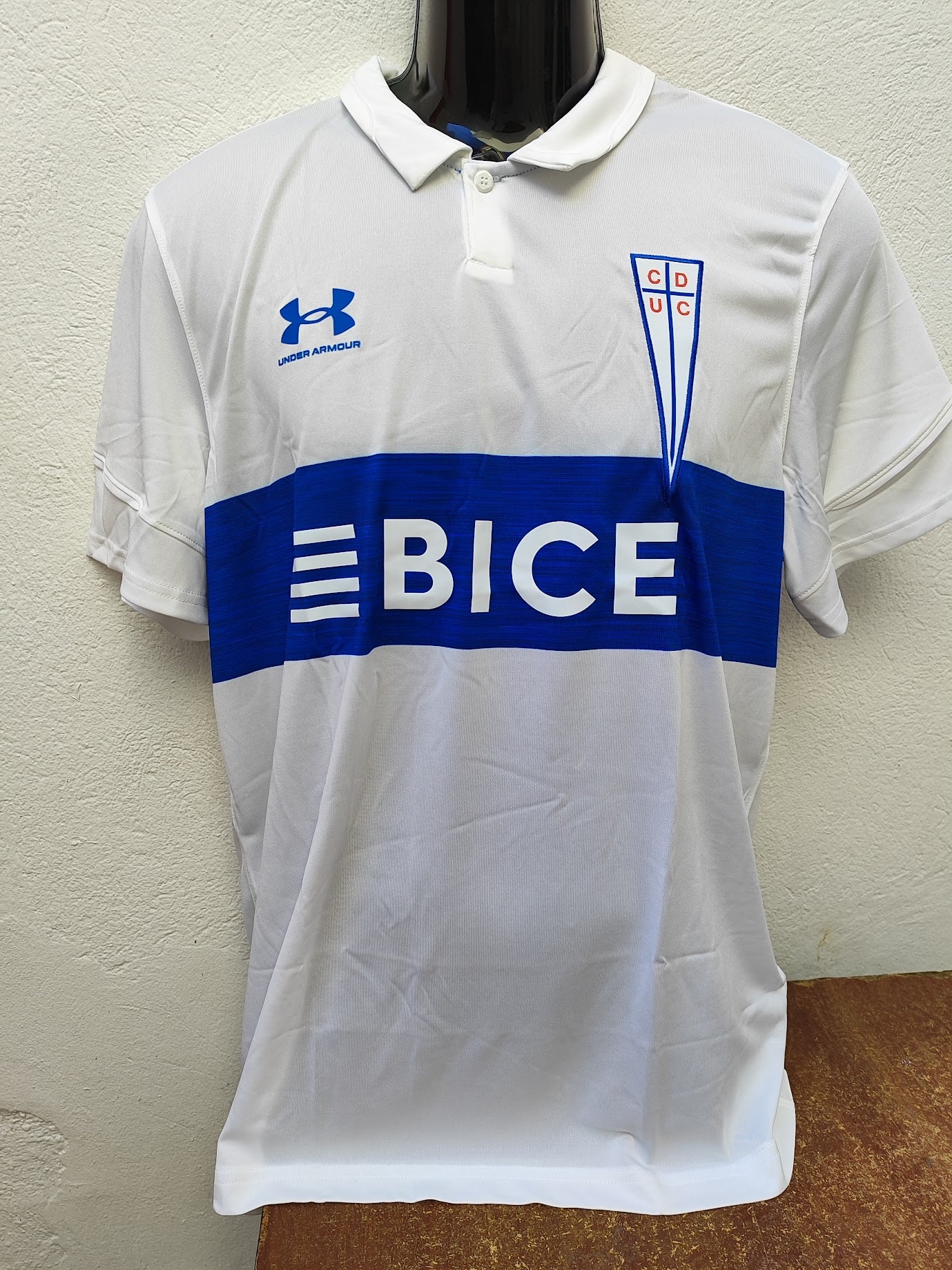 Camisa Universidad Catolica 2023 Local Under Armour - tamanho G