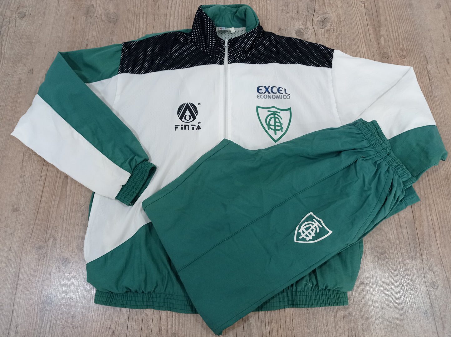 Conjunto Equipamento Profissional do América Mineiro - Anos 90