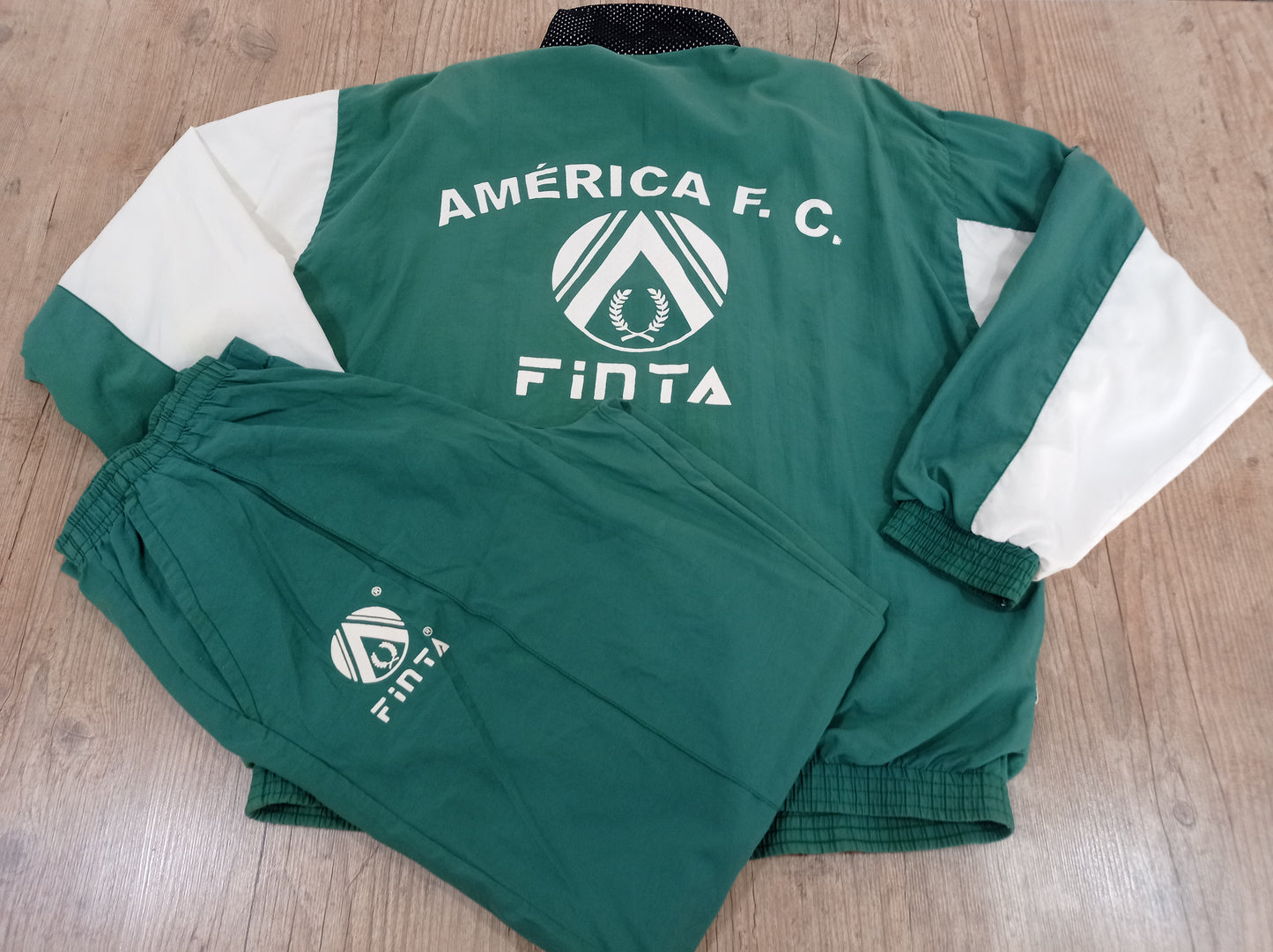 Conjunto Equipamento Profissional do América Mineiro - Anos 90