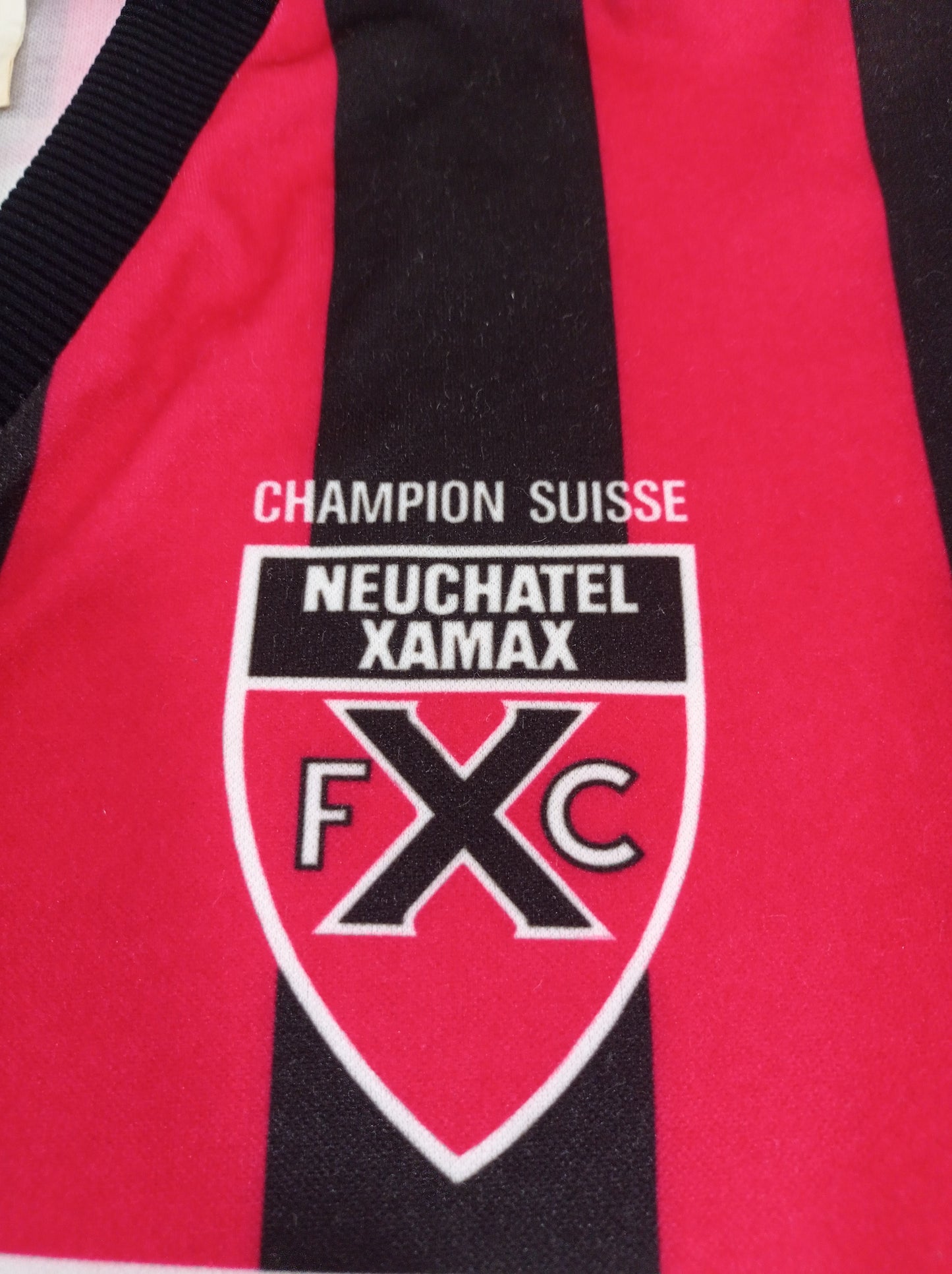 Rara Camisa do Neuchatel Xamax - Edição Especial Campeão - 1987/1988 - Suíça - Mangas Longas