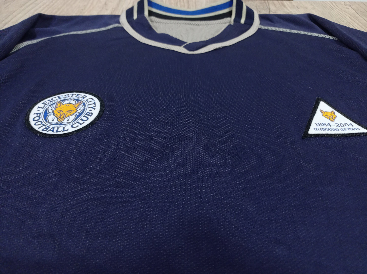 Linda Camisa do Leicester City - Edição Especial 120 Anos - 2004/2005 - Reversível - Mangas Longas