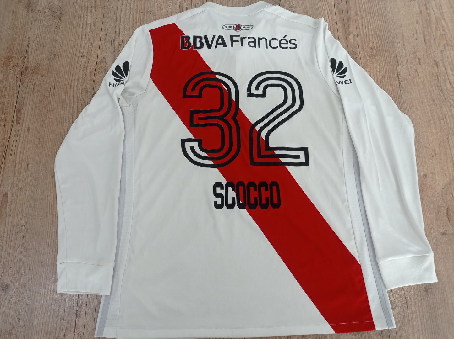 Lindíssima Camisa do River Plate - Home - 2017/2018 - #32 Scocco - Mangas Longas