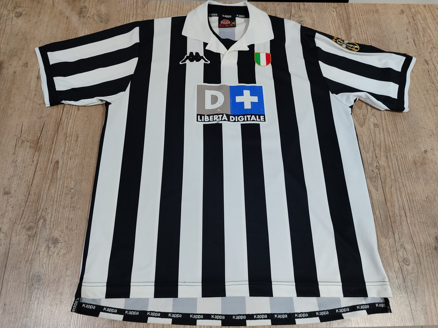 Espetacular Camisa Juventus - Itália - 1998/1999 - Usada em Jogo