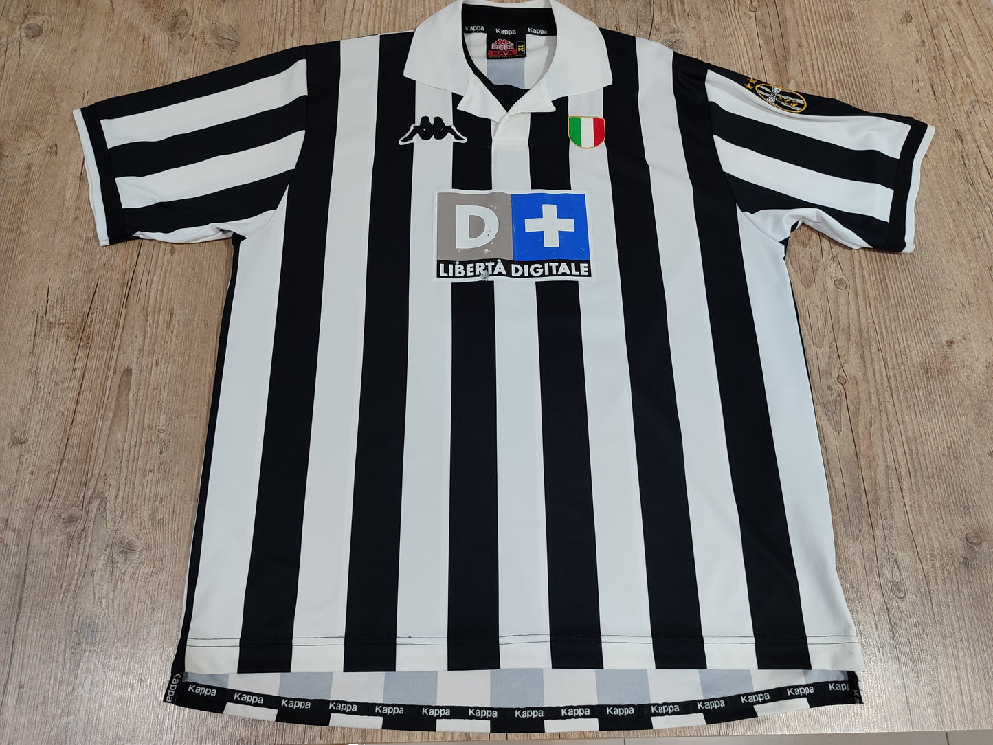 Espetacular Camisa Juventus - Itália - 1998/1999 - Usada em Jogo