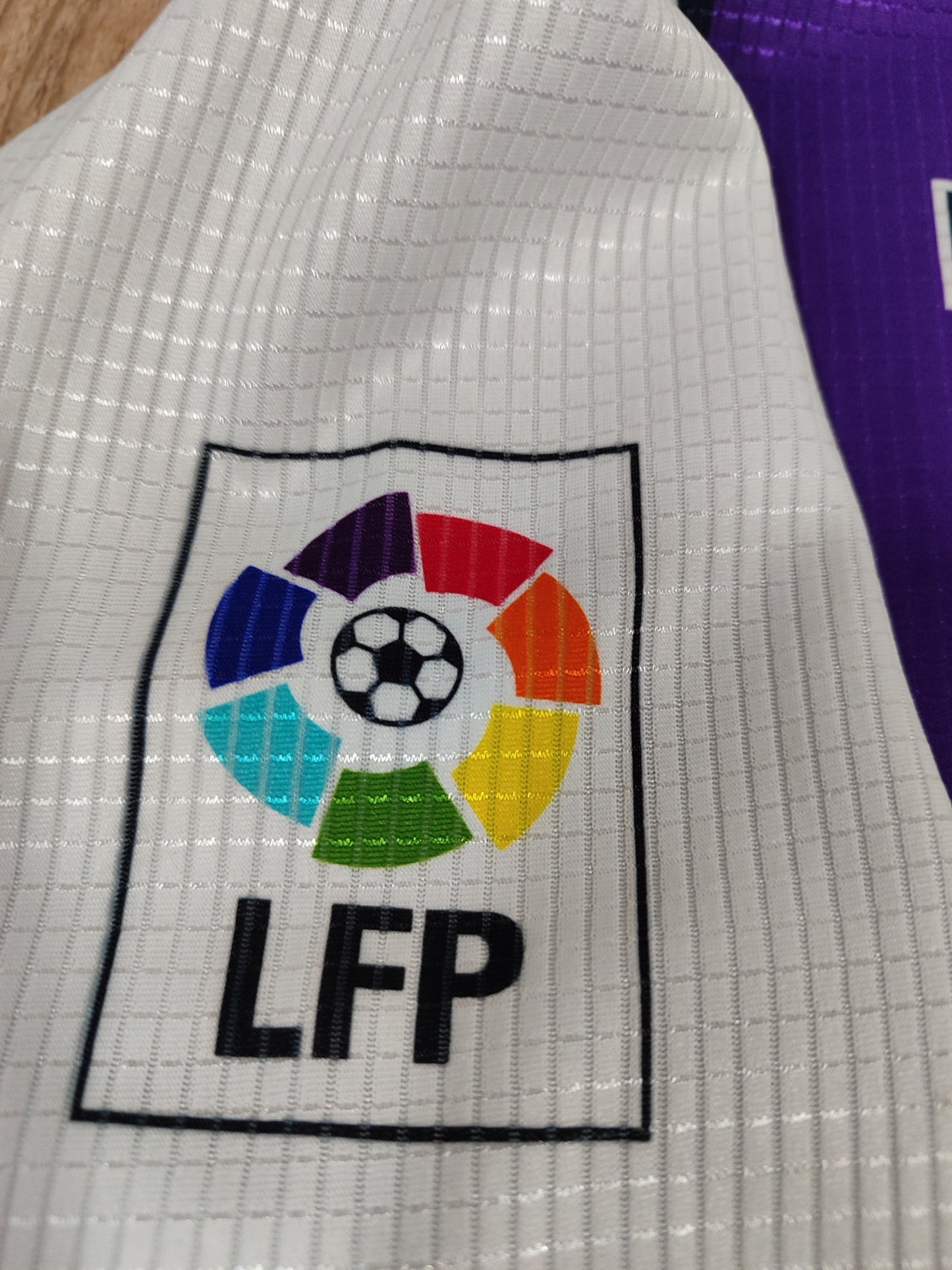 Linda Camisa Valladolid - Espanha - Usada em Jogo 1999/2001 Mangas Longas