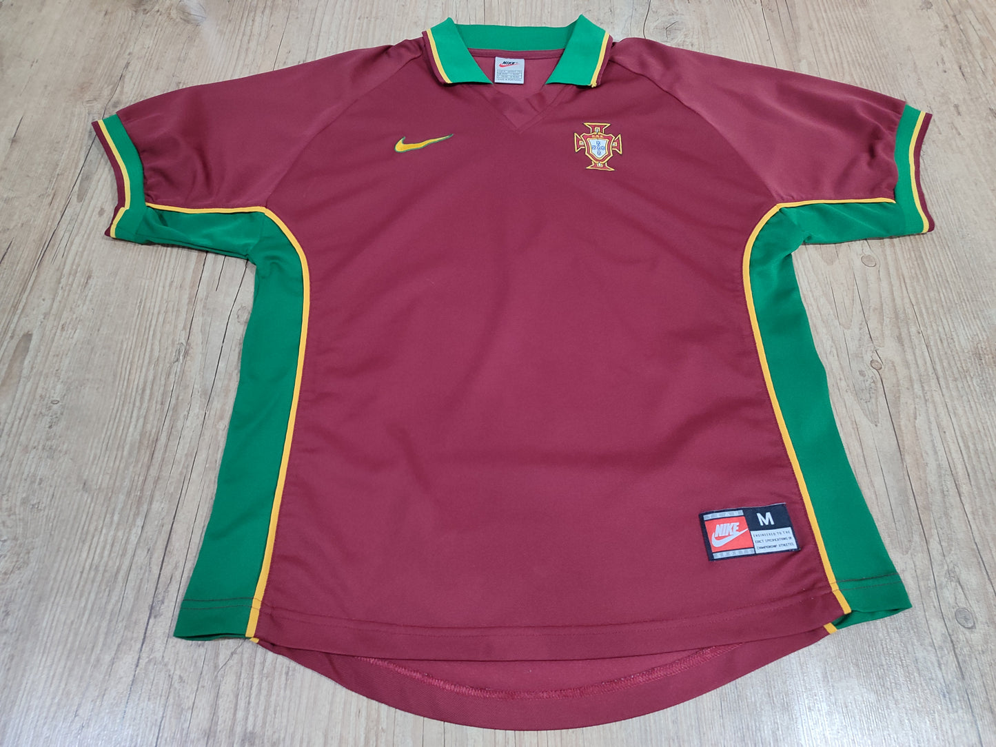 Lindíssima E Rara Camisa Da Seleção De Portugal - 1997/1998