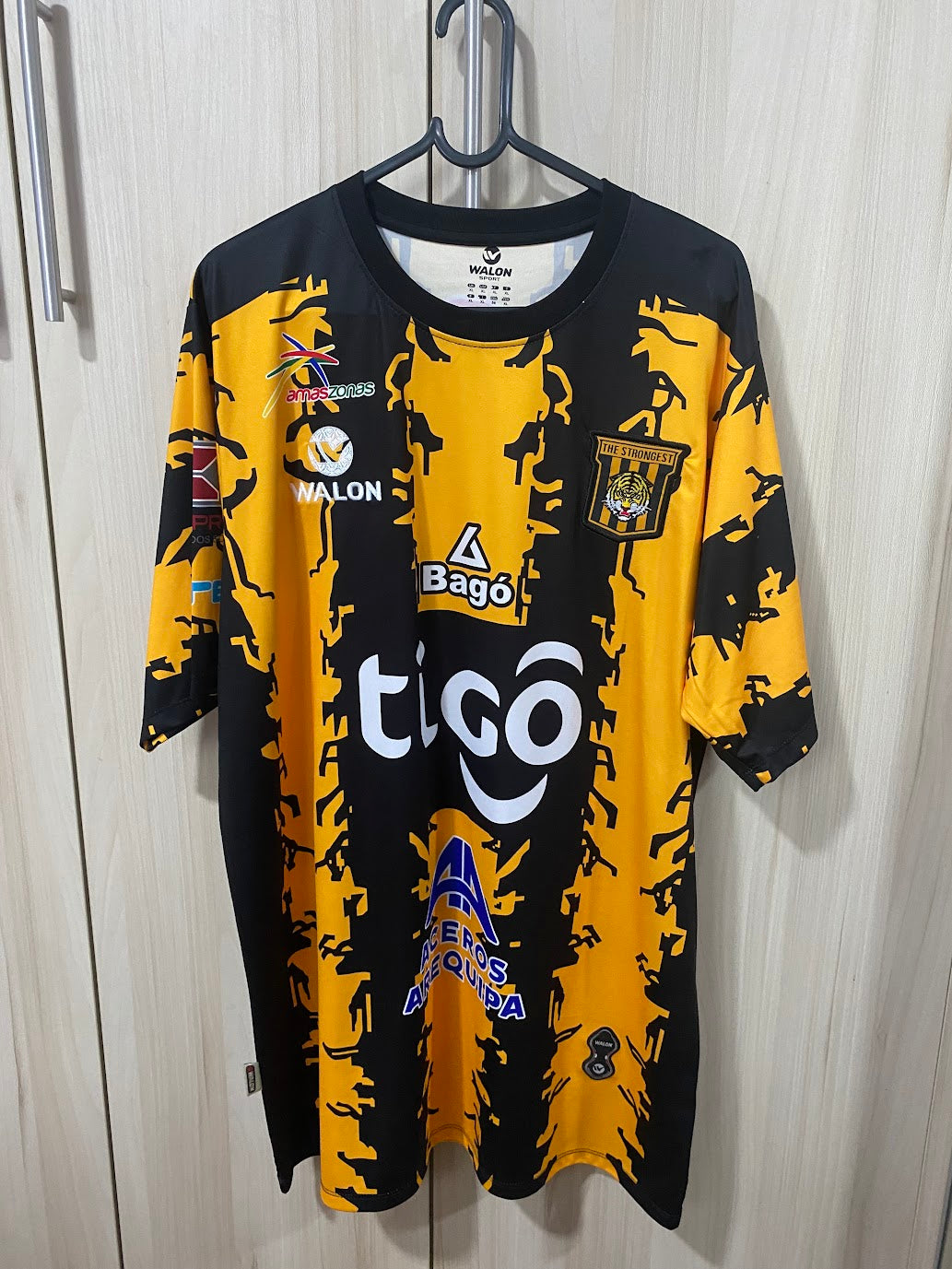 Camisa The Strongest Home 2018 (Tamanho XL - 58x80 cm)