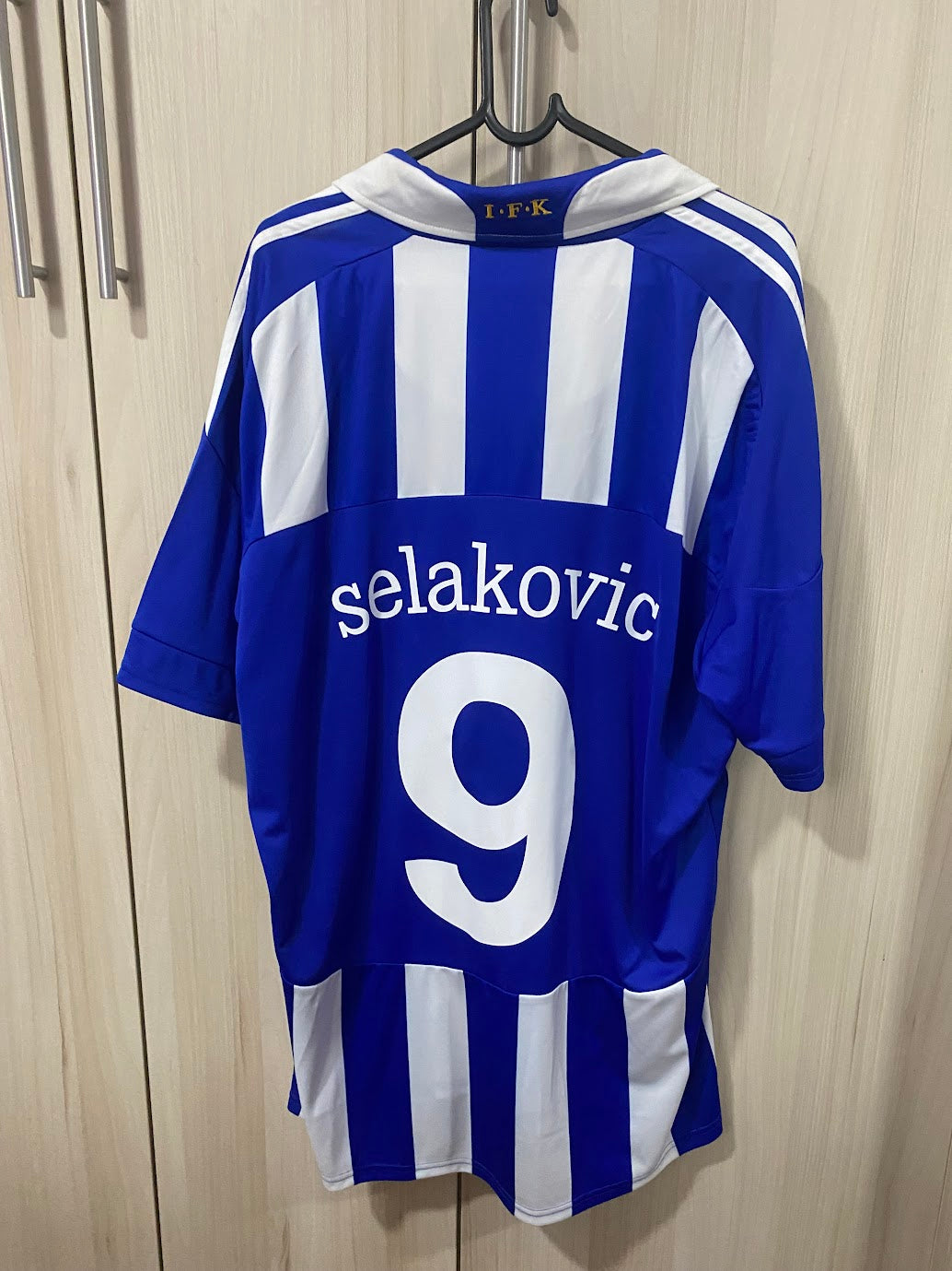 Camisa IFK Göteborg Home 2010 (Tamanho XL - 59x80 cm)