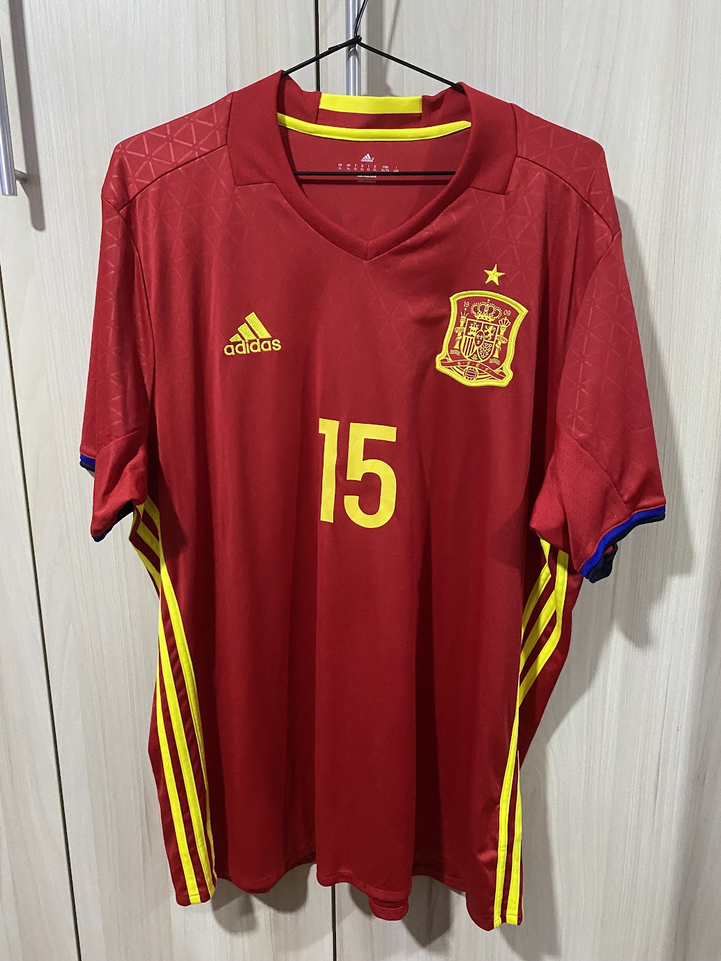 Camisa Espanha Home 2016 - Personalizada Sergio Ramos - Tamanho GG (59x78 cm)