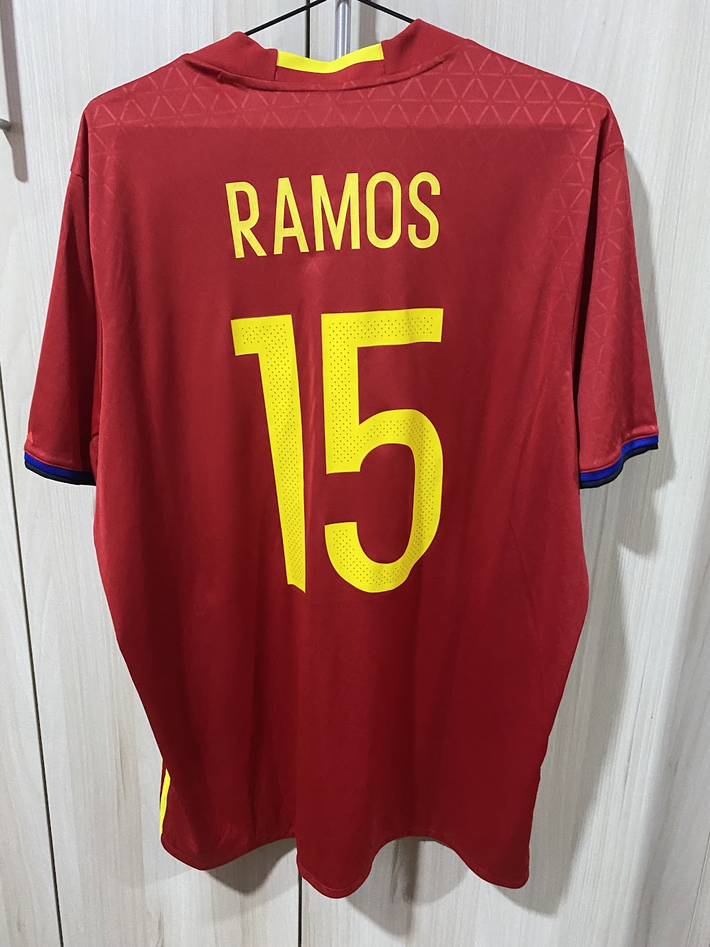 Camisa Espanha Home 2016 - Personalizada Sergio Ramos - Tamanho GG (59x78 cm)