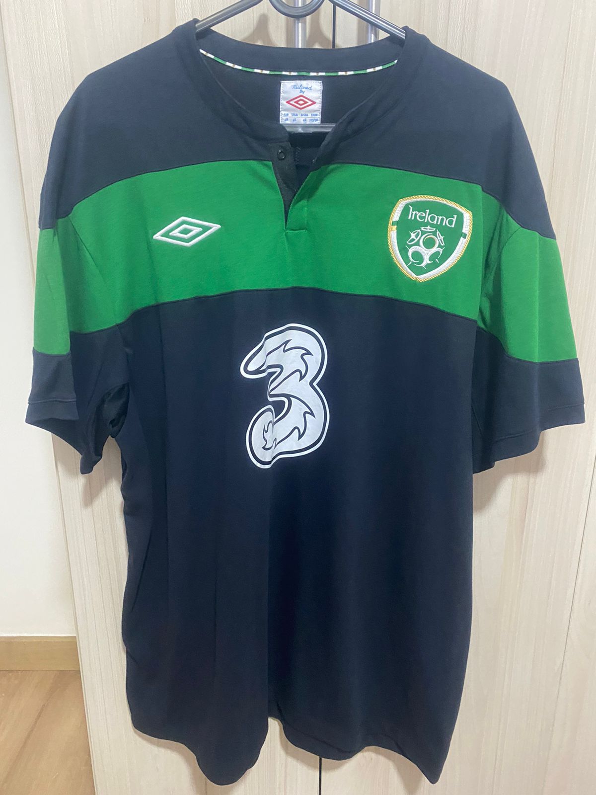 Ireland third team shirt 2012