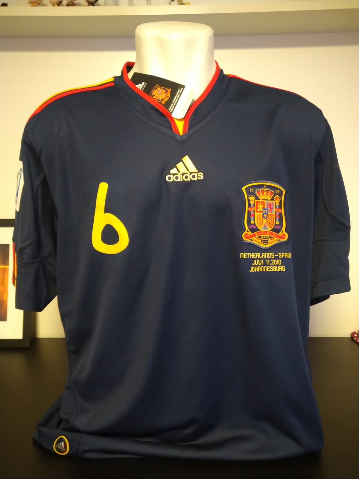 Camisa Espanha Final Copa 2010  (de loja na etiqueta)