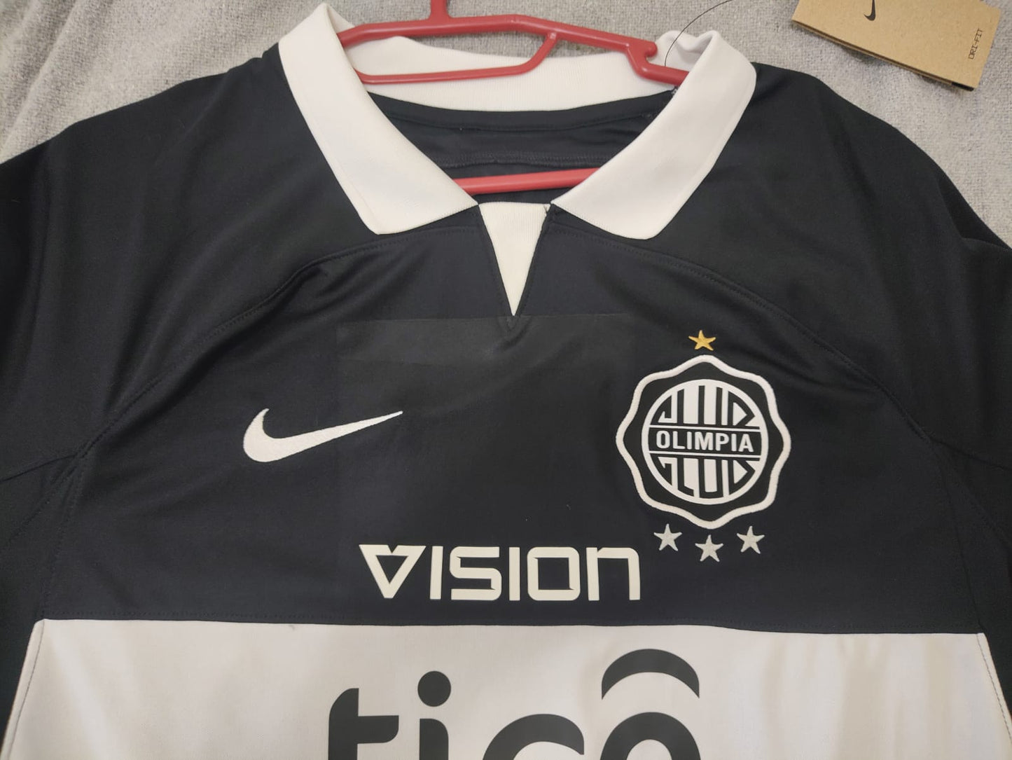 Camisa Olimpia Paraguay 2023 na etiqueta