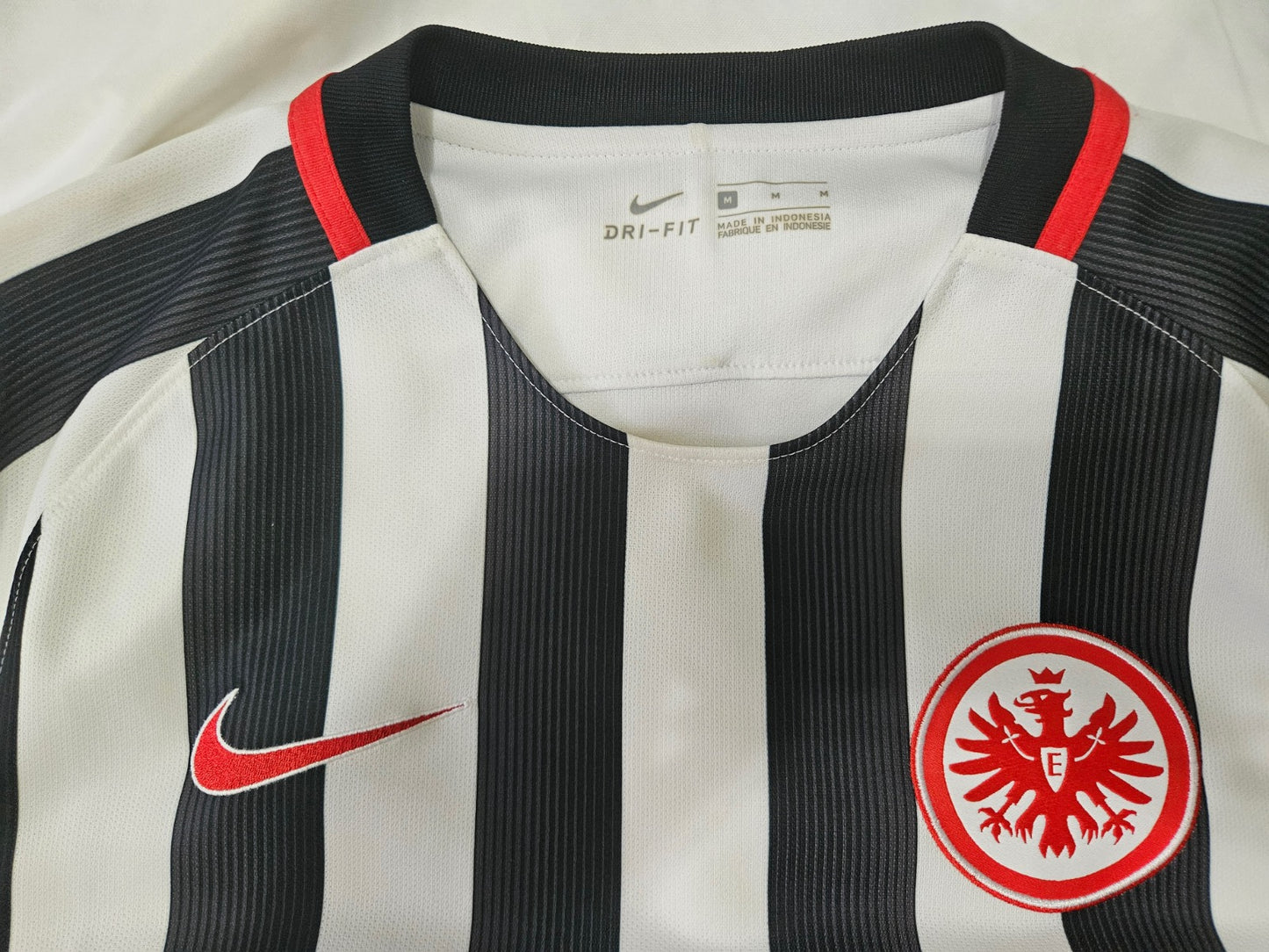 Camisa Eintracht Frankfurt Home 2016/2017 - Original